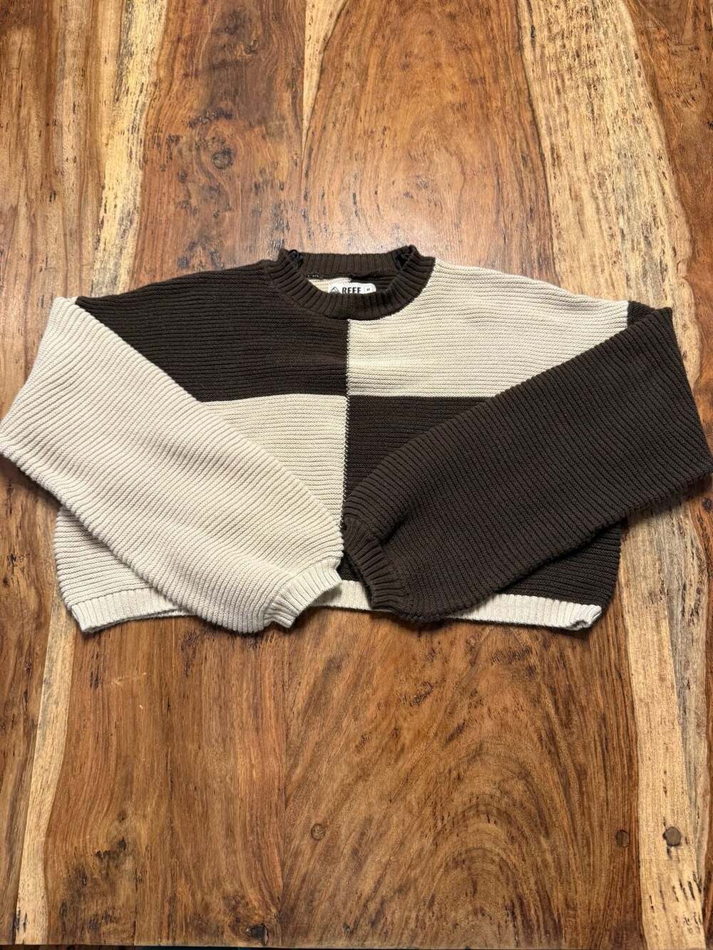 Reef Carrie Colorblock Cropped Crewneck Sweater in Brown and Fog cozy neutral xs